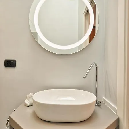 Acadamis Apartman *