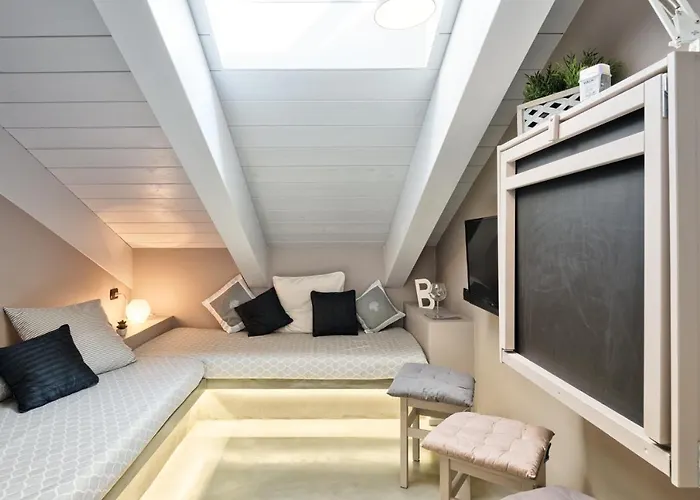 Acadamis Apartament